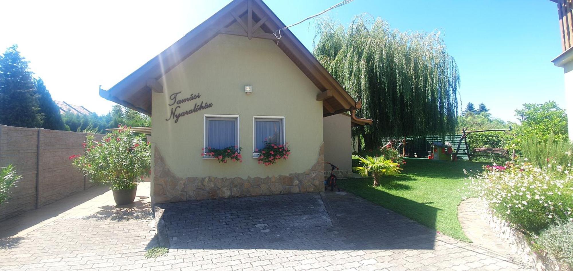 Tamasi Villa- Nyaralohaz Balatonkeresztúr Eksteriør billede